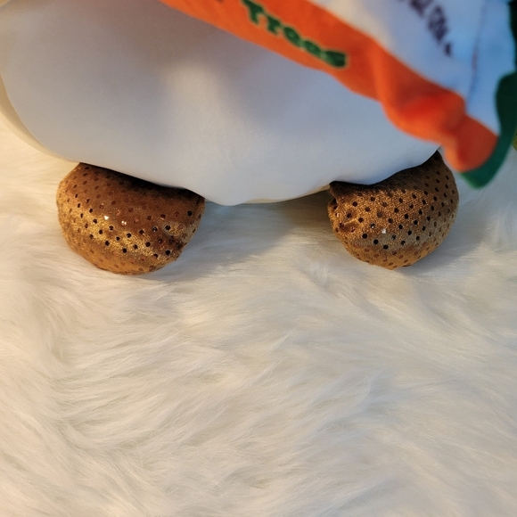 Snackles Zuru Rudi Reese's Peanut Butter Trees Plush Toy - Picture 10 of 10